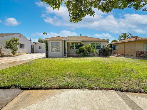 6318 Cartwright Ave, North Hollywood, CA, 91606-3804 | Card Image