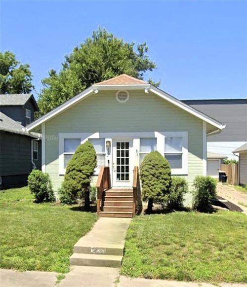 222 W 73rd Terrace, Kansas City, MO, 64114 | Card Image