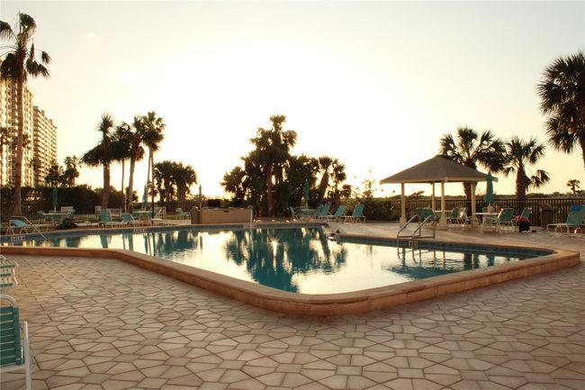 Pool deck | Image 54