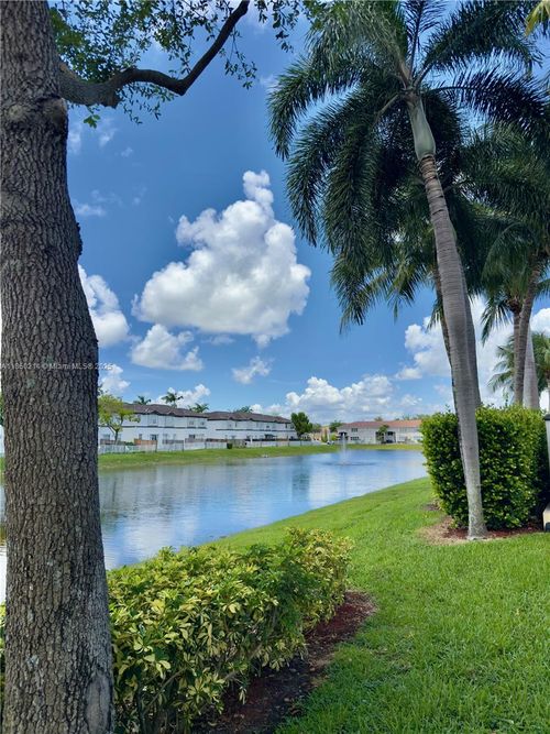 11468 Nw 77th St, Doral, FL, 33178-1376 | Card Image