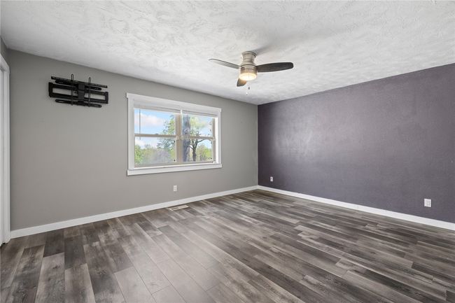 Downstairs Bedroom | Image 16