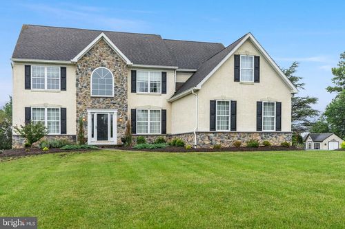 17 Valley Brook Rd, BOYERTOWN, PA, 19512-7547 | Card Image