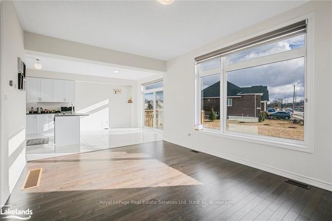 2 Beatrice Dr, House other with 3 bedrooms, 3 bathrooms and 2 parking in Wasaga Beach ON | Image 6