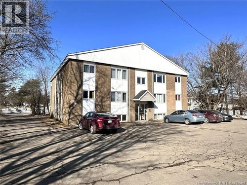 139 Elmwood Dr, Moncton, NB, E1A1X2 | Card Image