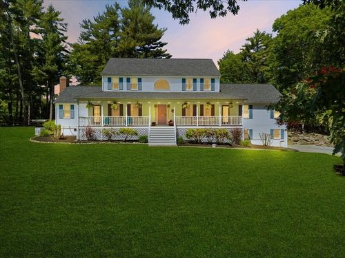 136 Paradise Ln, Rochester, MA, 02770-4042 | Card Image