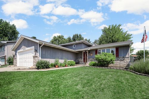 4000 Willowood Court, Crown Point, IN, 46307 | Card Image