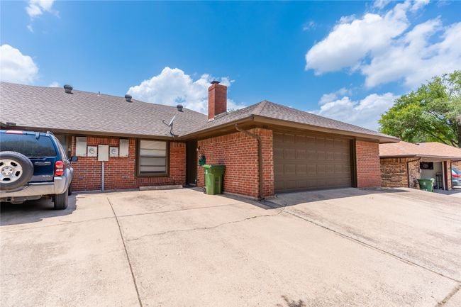 1638 Brown Trl, Home with 4 bedrooms, 4 bathrooms and 2 parking in Hurst TX | Image 18