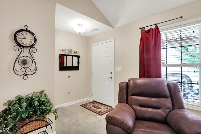 1056 Hilltop Commons Blvd, Condo with 3 bedrooms, 2 bathrooms and null parking in Whiteland IN | Image 7