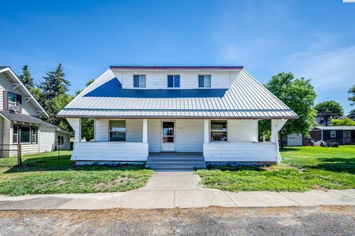 212 C St, Endicott, WA, 99125-5108 | Card Image