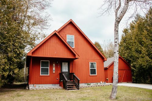4981 Sherwood Dr, Oscoda, MI, 48750-9706 | Card Image