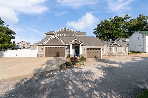 211 Oak Grove Dr, Coventry Township, OH, 44319-2366 | Card Image