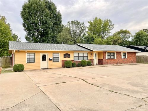 1801 W Huntsville Ave, Springdale, AR, 72762-3022 | Card Image