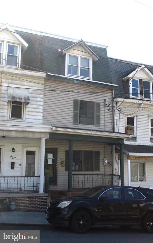 1017 W Laurel Blvd, POTTSVILLE, PA, 17901-2325 | Card Image