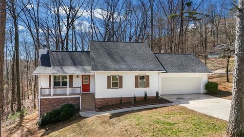 11 Ridgeview Dr Se, Silver Creek, GA, 30173-2327 | Card Image