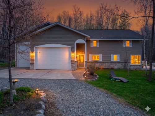 21564 Sugar Bush Trl, Cohasset, MN, 55721-8510 | Card Image