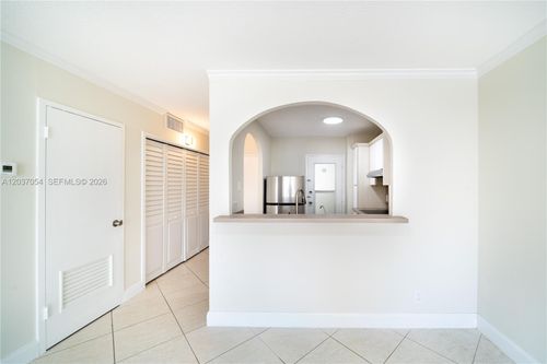 310-2555 Ne 11th St, Fort Lauderdale, FL, 33304-3215 | Card Image