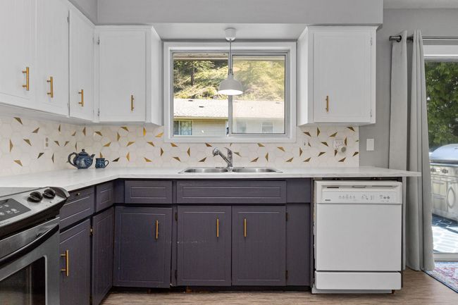 21322 Mallard Dr, House other with 4 bedrooms, 2 bathrooms and 4 parking in Hope BC | Image 14