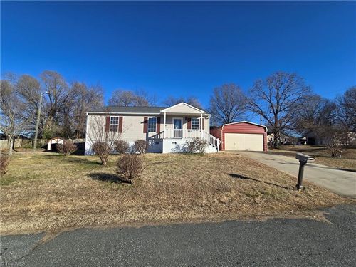 905 Hunt Street, Burlington, NC, 27217 | Card Image