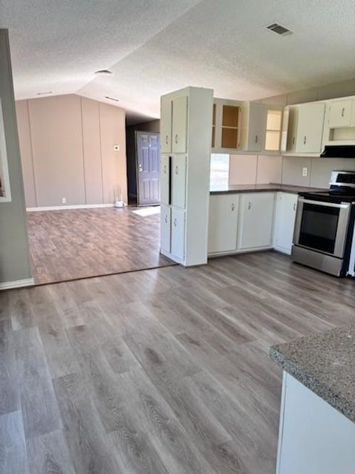 127 Country Oaks St, Brazoria, TX, 77422-8395 | Card Image