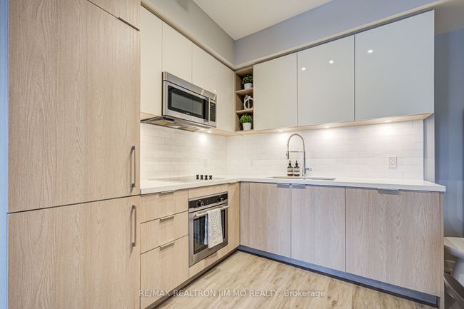 811 - 50 Ordnance St, Condo with 3 bedrooms, 2 bathrooms and 1 parking in Toronto ON | Image 15