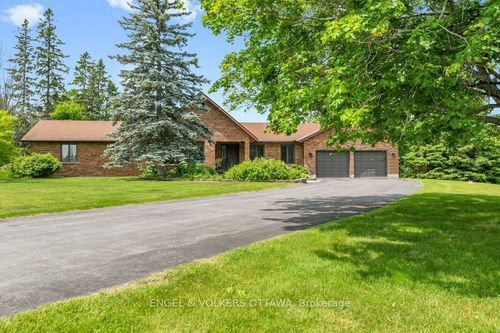 102 Delaney Dr, Carp, ON, K0A1L0 | Card Image