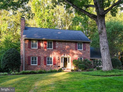 5024 Kingston Dr, ANNANDALE, VA, 22003-6168 | Card Image