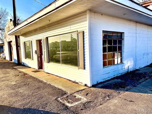 1, 7, 9, 11, 15 E Business Hwy 60, Dexter, MO, 63841 | Card Image