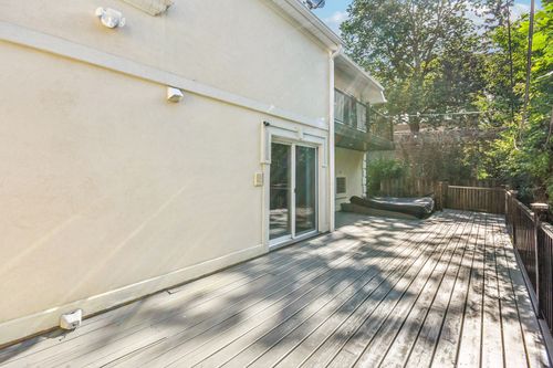 6857 N Knox Ave, Lincolnwood, IL, 60712-2415 | Card Image