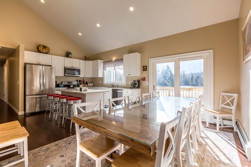 143 Nichols Rd, Peru, VT, 05152-8812 | Card Image