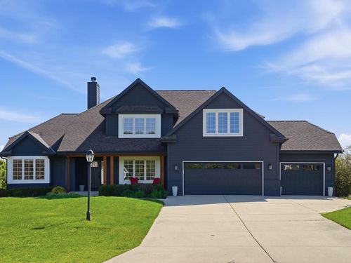 W126N6432 Willow Court, Menomonee Falls, WI, 53051 | Card Image