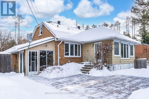 42 Mill St, Angus, ON, L3W0V7 | Card Image