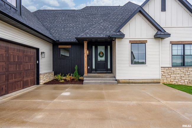 24024 185 Th St, House other with 4 bedrooms, 4 bathrooms and null parking in Bettendorf IA | Image 40