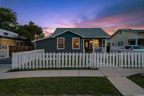 1910 W Craig Pl, San Antonio, TX, 78201-5303 | Card Image