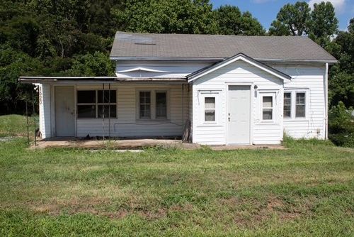 1620 Oak Level Rd, Bassett, VA, 24055-4252 | Card Image