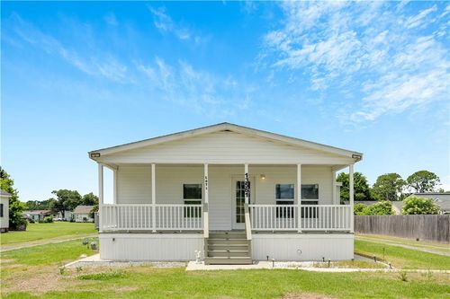 13561 River Rd, Luling, LA, 70070-4261 | Card Image