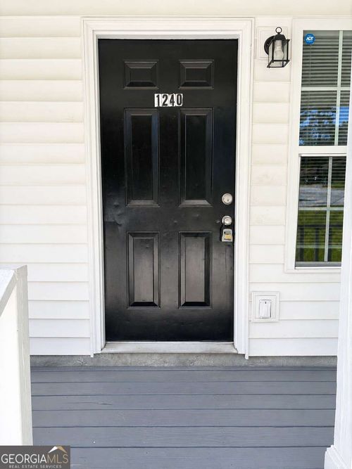 1240 Pinedale Cir Nw, Conyers, GA, 30012-3560 | Card Image