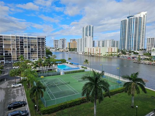 apt-717-400 Leslie Dr, Hallandale Beach, FL, 33009-2967 | Card Image
