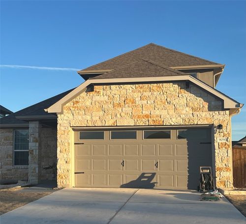 909 Balsora Cv, Georgetown, TX, 78628-2637 | Card Image
