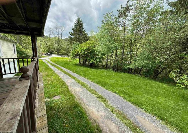 2610 Maple Spring Hwy, House other with 3 bedrooms, 3 bathrooms and 3 parking in Eglon WV | Image 17