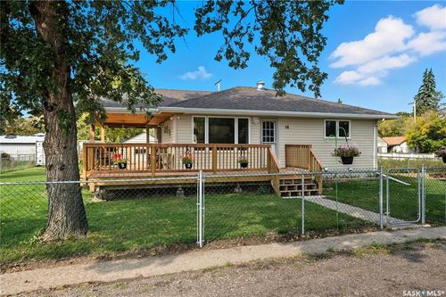 16 Walsh St, Qu'appelle, SK, S0G4A0 | Card Image