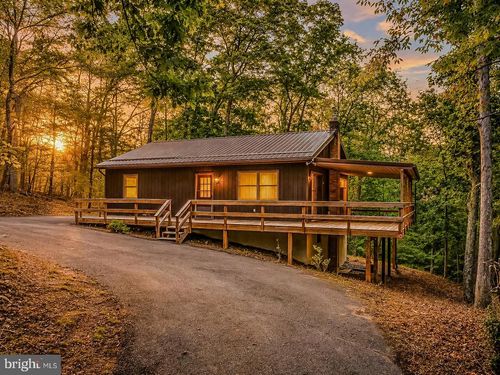411 Little Creek Trl, BERKELEY SPRINGS, WV, 25411 | Card Image