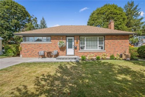 11 Western Ave, Guelph, ON, N1H6A5 | Card Image
