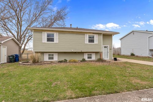 1216 Emerald Drive, Davenport, IA, 52804 | Card Image