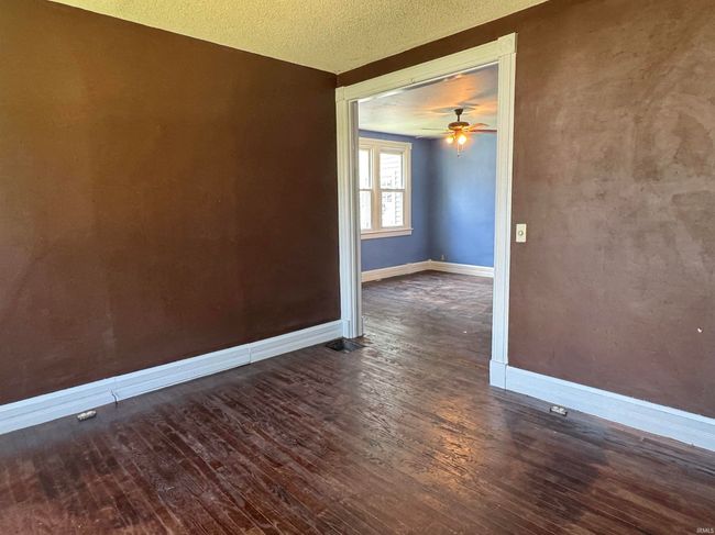 325 W Linden Ave, Home with 3 bedrooms, 2 bathrooms and null parking in Logansport IN | Image 5