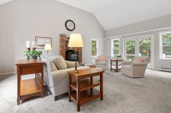 16 Ann Logan Cir, House other with 3 bedrooms, 3 bathrooms and null parking in Raymond NH | Image 8