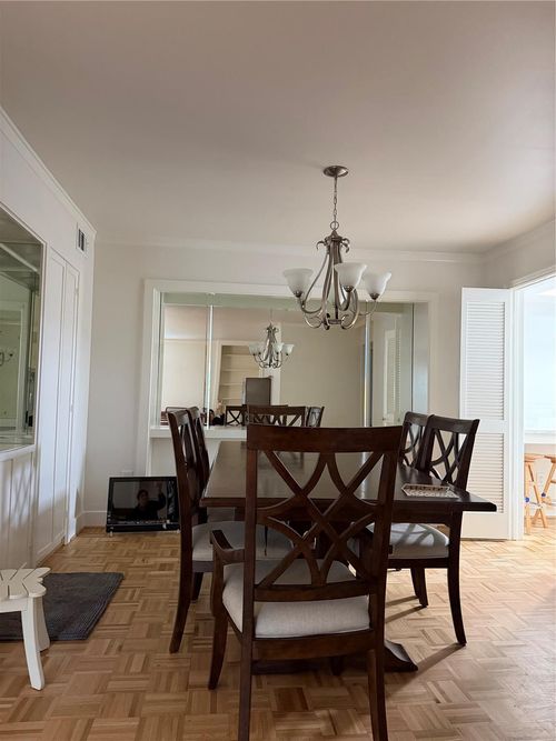 apt-828-353 N Post Oak Ln, Houston, TX, 77024-5969 | Card Image