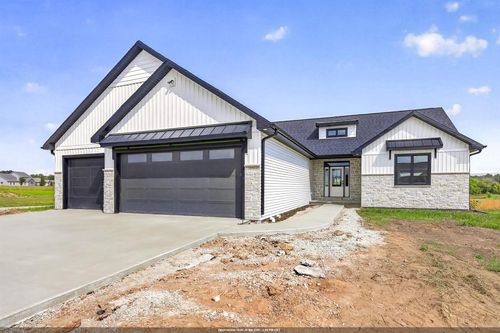 N916 Quarry Rim Rd, Hortonville, WI, 54944-2301 | Card Image