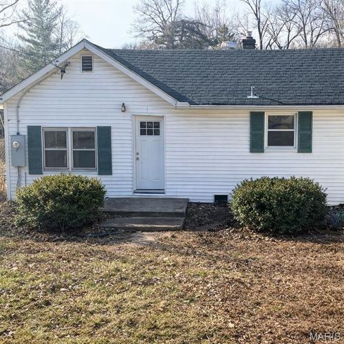 301 Day Dr, Ferguson, MO, 63135-2253 | Card Image