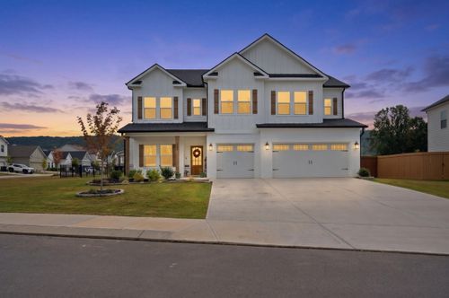 2040 Firelight Way, Ooltewah, TN, 37363-2236 | Card Image