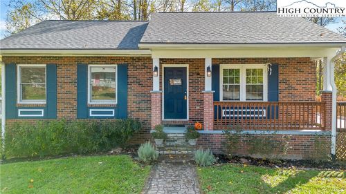 79-823 Queens St, Lenoir, NC, 28645-4816 | Card Image